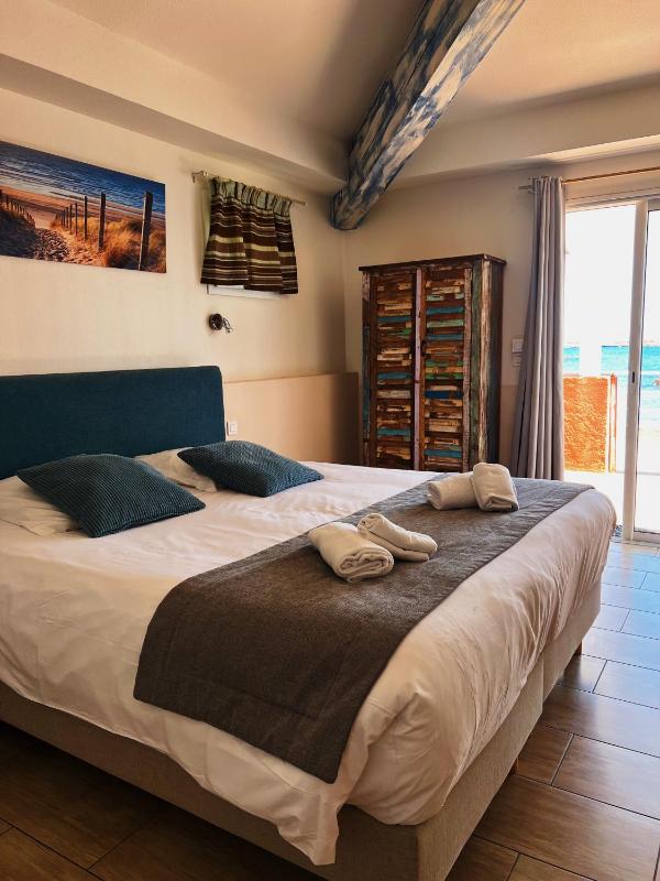 Superior Room sea view ground floor image 1