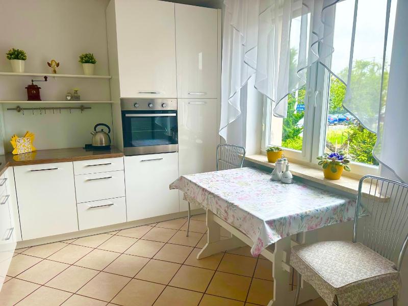 Deluxe Studio image 2