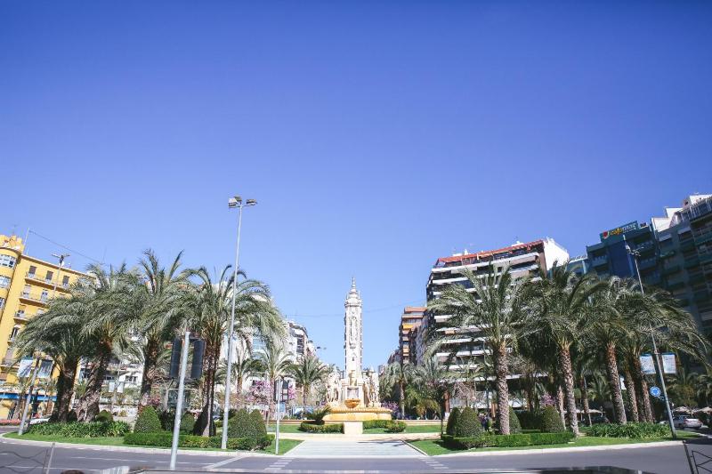 The Lucky Flats - Poeta Quintana - image 9