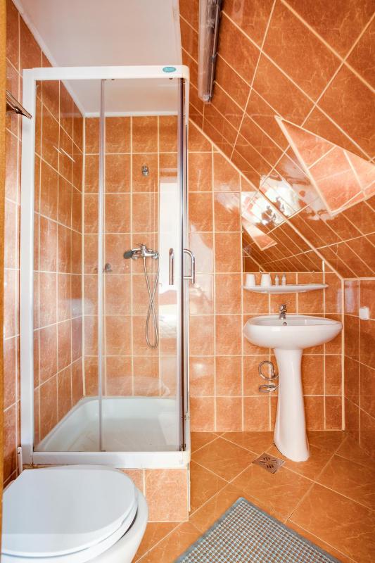 Double or Twin Room with Lake View image 2