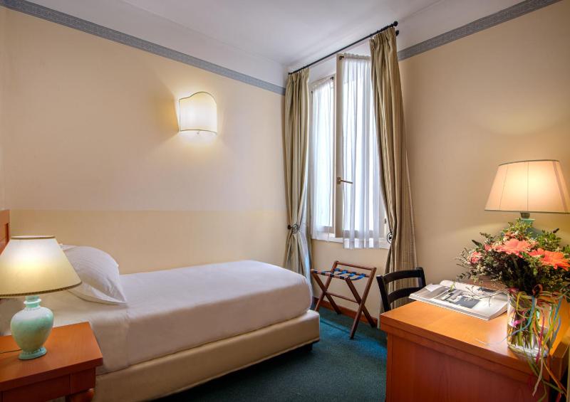 Single Room image 1