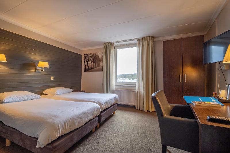 Spacious Standard Double Room image 3