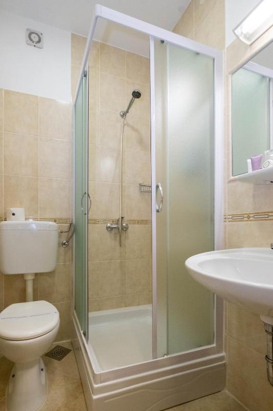 Double Room with Balcony image 2