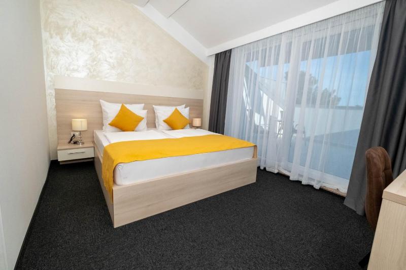 Superior Double Room image 2