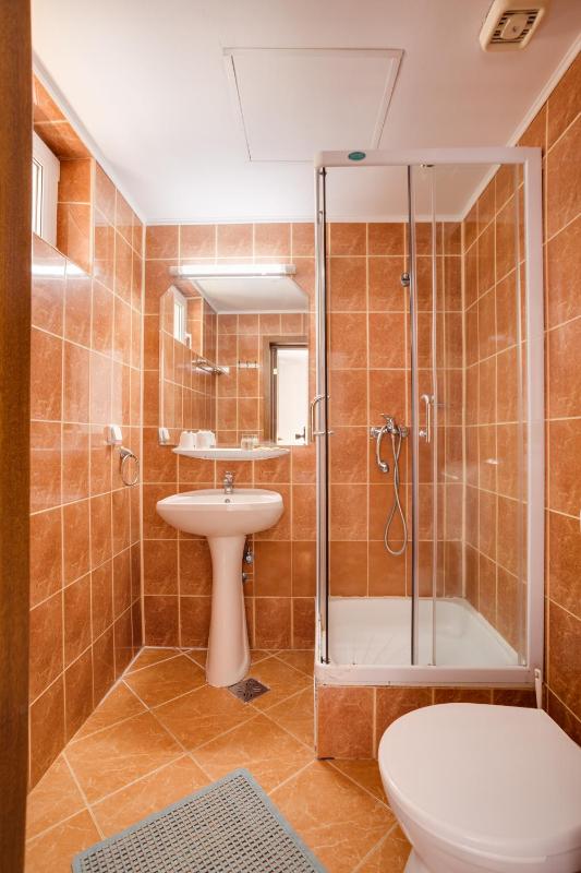Double or Twin Room with Lake View image 3