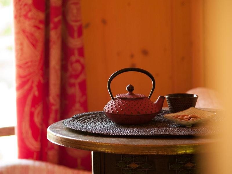 Tree House with external shared bathroom - La Bohème -adults only image 3