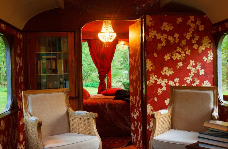  Lodge - La Zigane rouge - adults only image 4