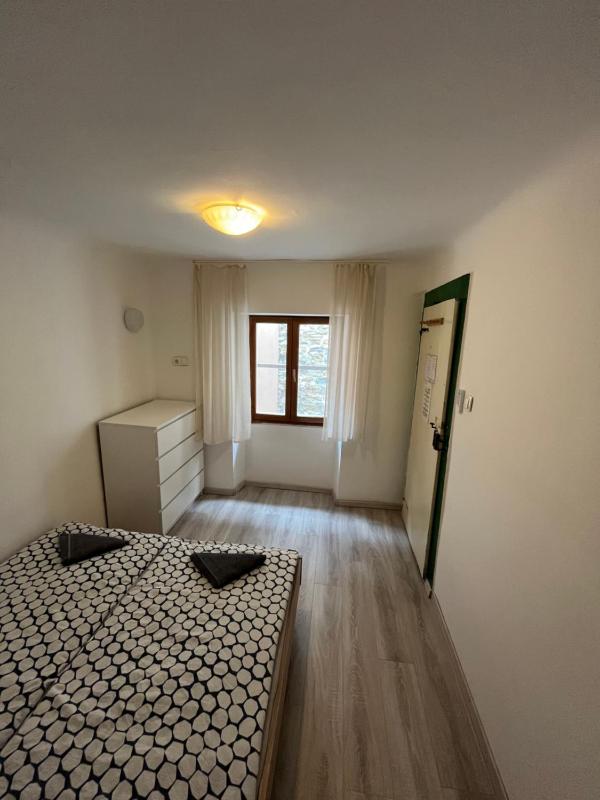 Double Room with Shared Bathroom image 4