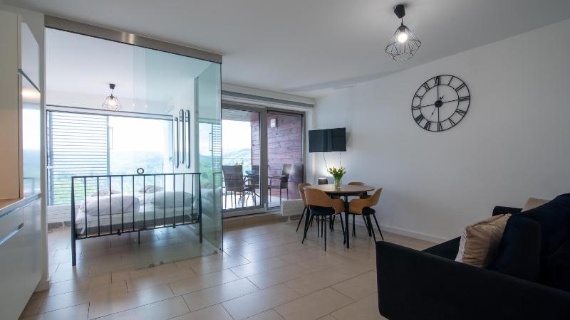Studio Apartment image 1
