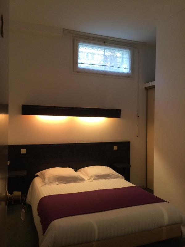 Economy Double Room image 2