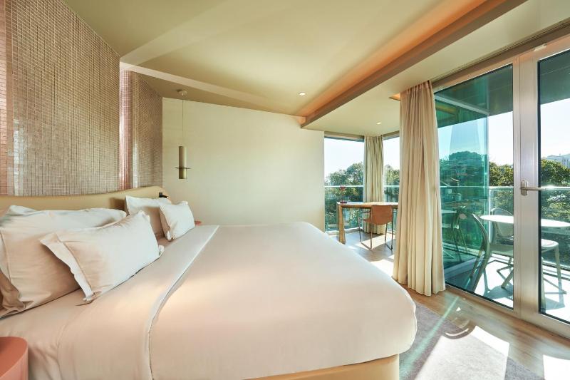 Junior Suite with Mountain View image 1