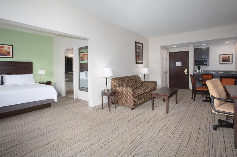 King Suite with Spa Bath image 3