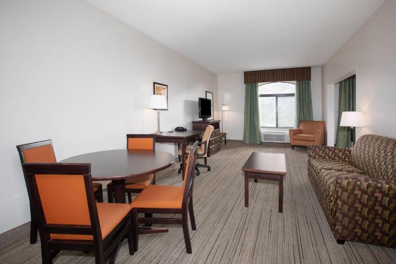 King Suite with Spa Bath image 4