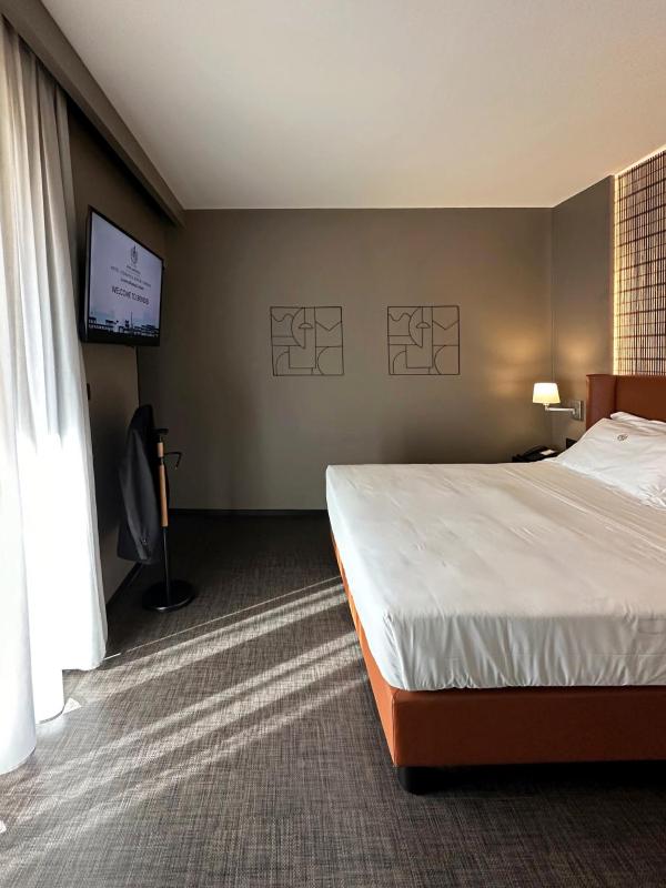 Suite with Balcony image 3