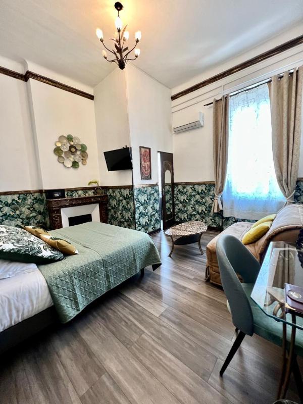 Deluxe Comfort Room image 4