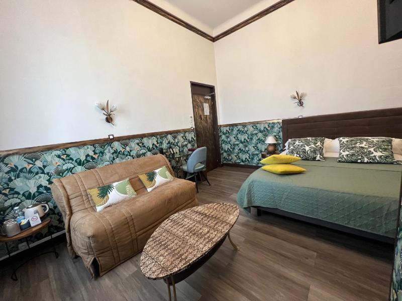 Deluxe Comfort Room image 1