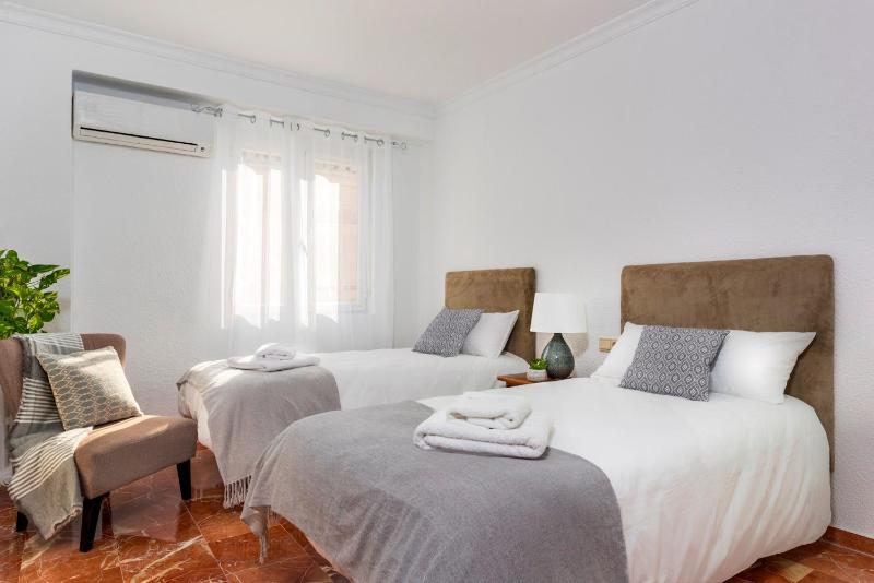 Four-Bedroom Apartment with Terrace image 2