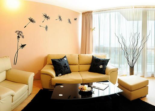 One-Bedroom Apartment with Sea View image 1