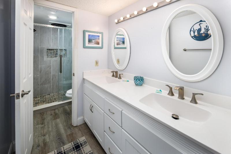 Nautilus 1601 - Gulf Front 2 BR - 6th Flr - image 45