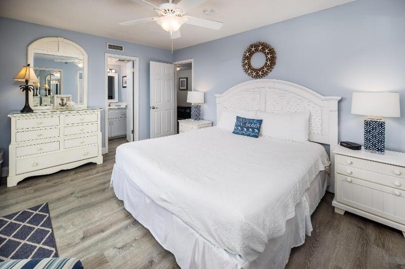 Nautilus 1601 - Gulf Front 2 BR - 6th Flr - image 8