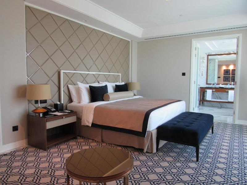 Grand Luxury Suite With Burj View 