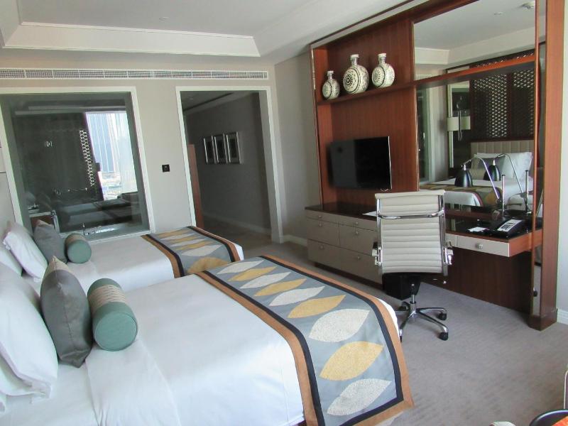 Club Twin Room With Burj View