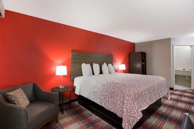 King Room - Non-Smoking image 4