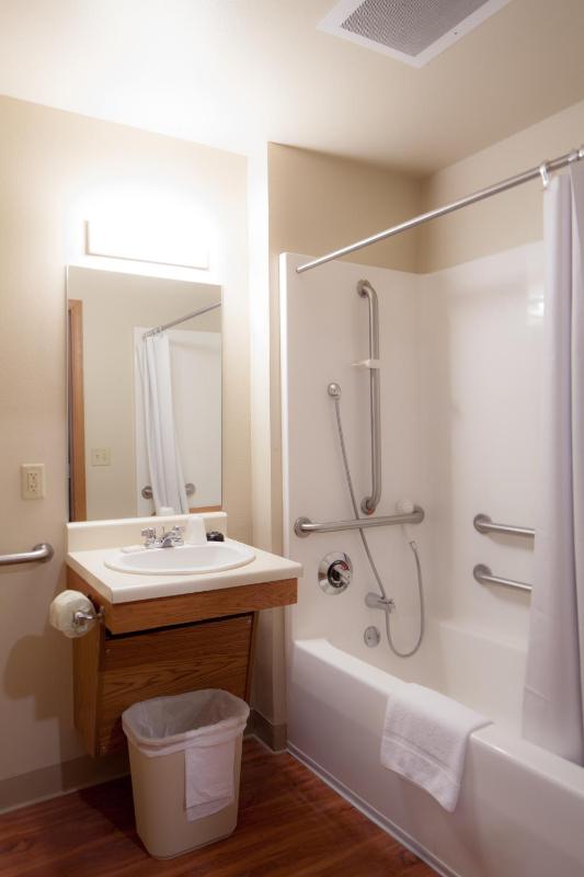 Double Room - Disability Access/Smoking image 2