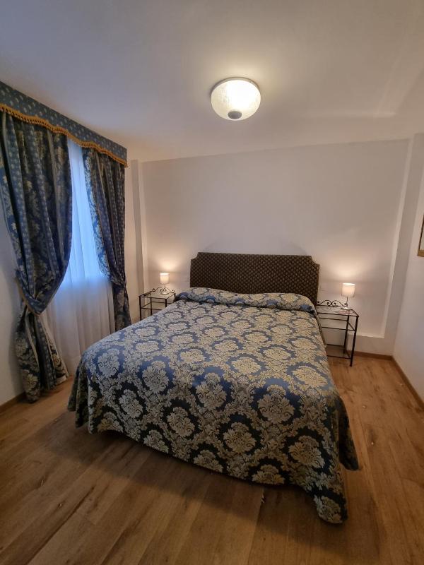 Deluxe Double Room with Terrace image 4