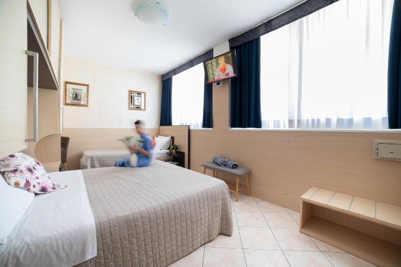 Triple Room image 4