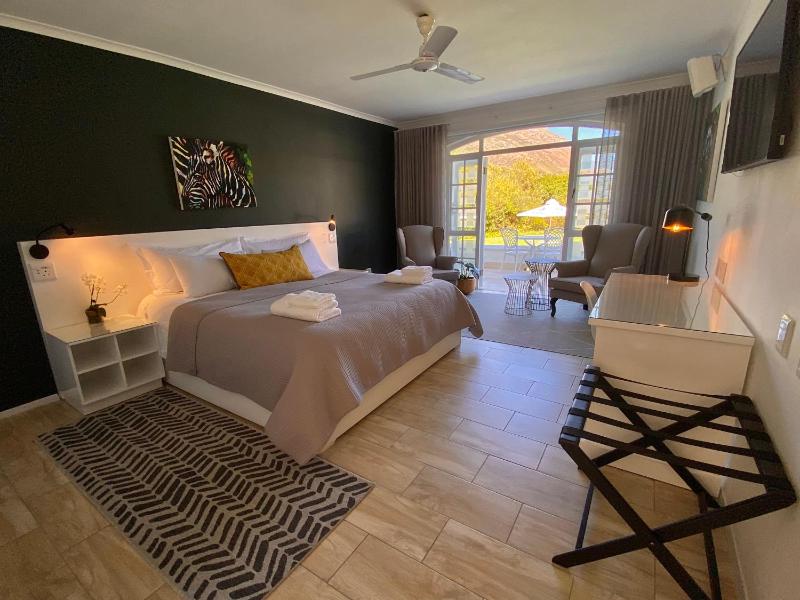Deluxe King Room image 1