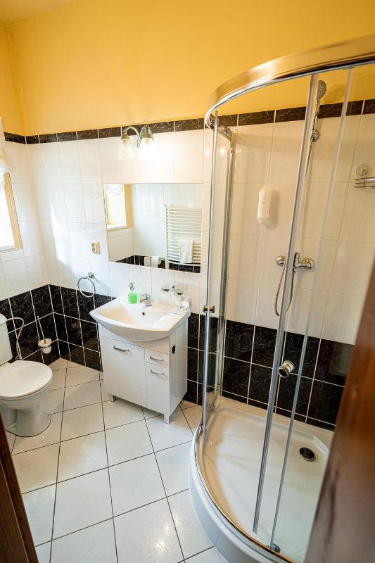 Standard Double Room image 3
