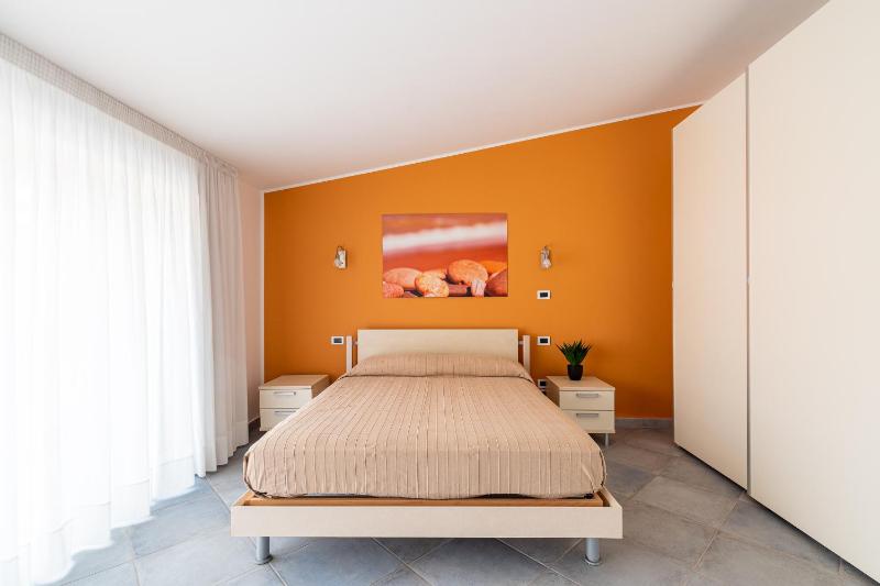 One-Bedroom Apartment image 1