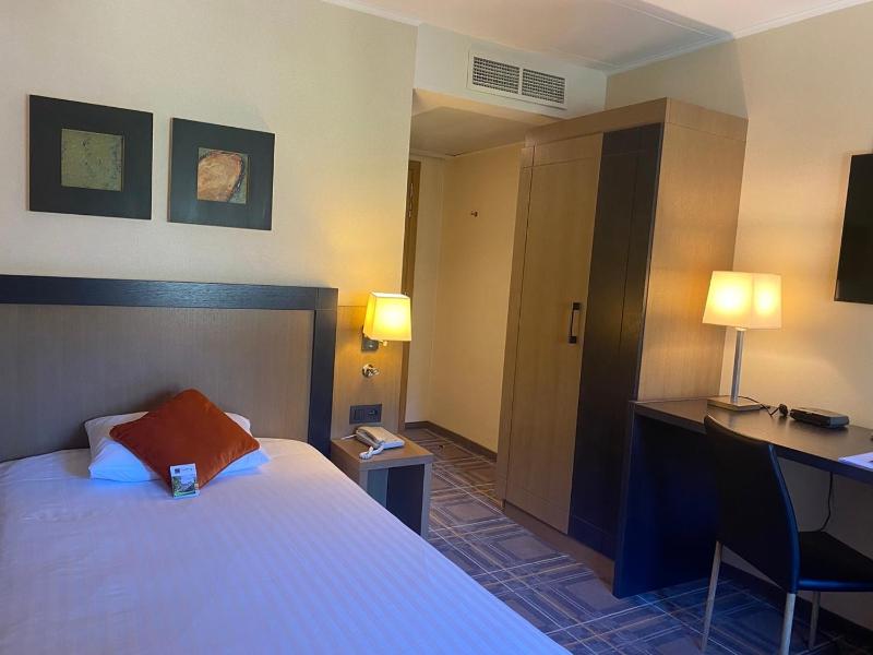 Single Room image 1