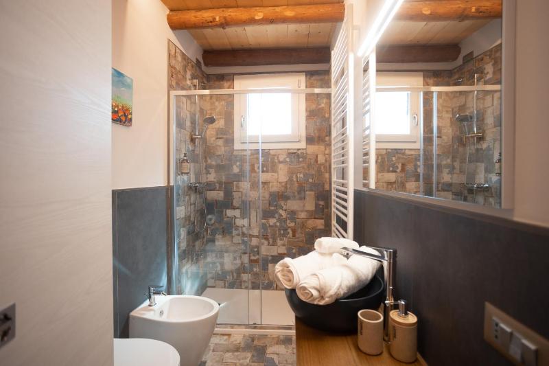 B&B Basta Bussare - image 38