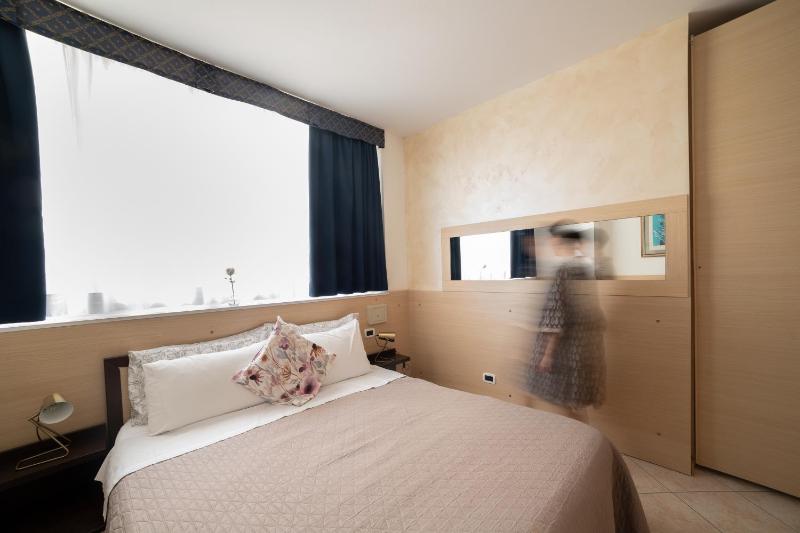 Double Room image 1