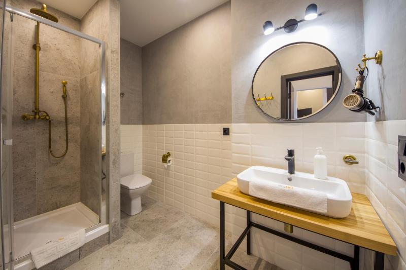 Studio Apartment image 3