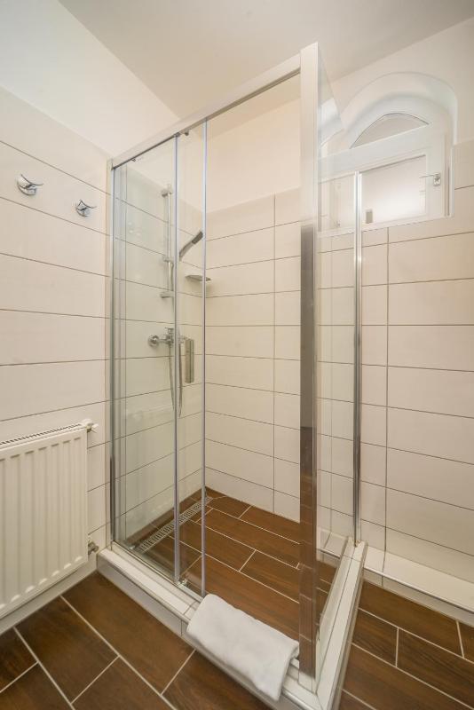 Triple Room with Balcony image 4