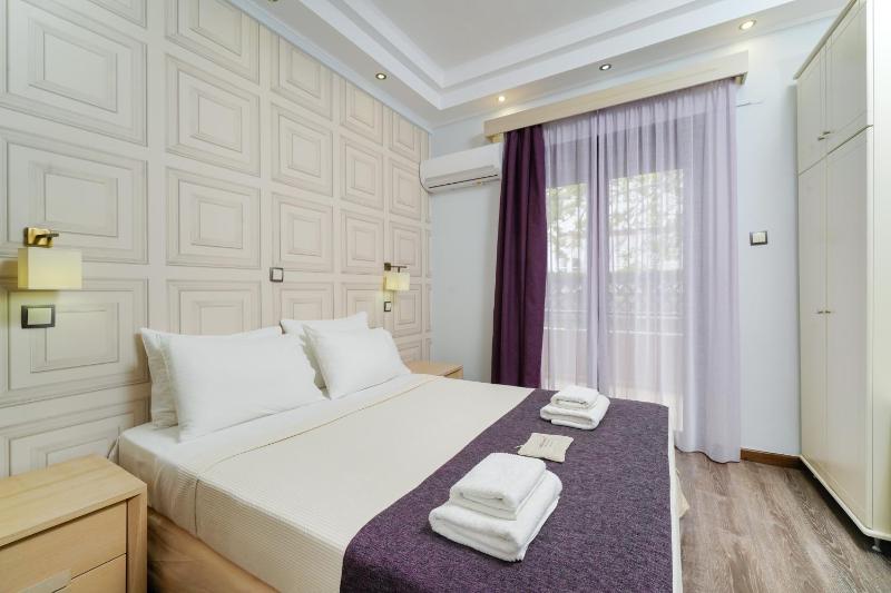 Economy Room with Side Sea View image 1