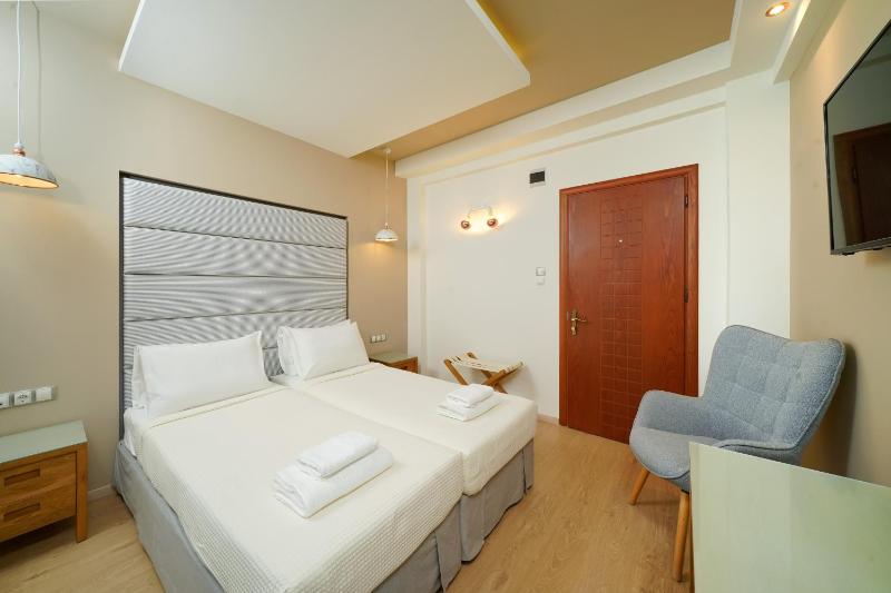 Standard Room with Side Sea View image 1
