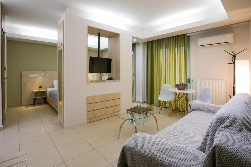 Comfort Studio with Courtyard View image 3