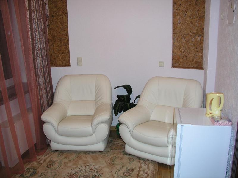 Double Room with Balcony image 3