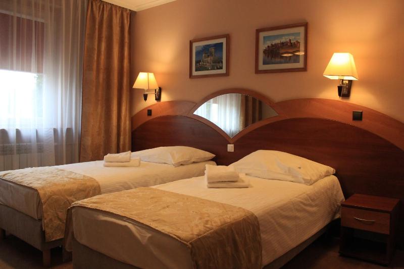 Double Room image 3
