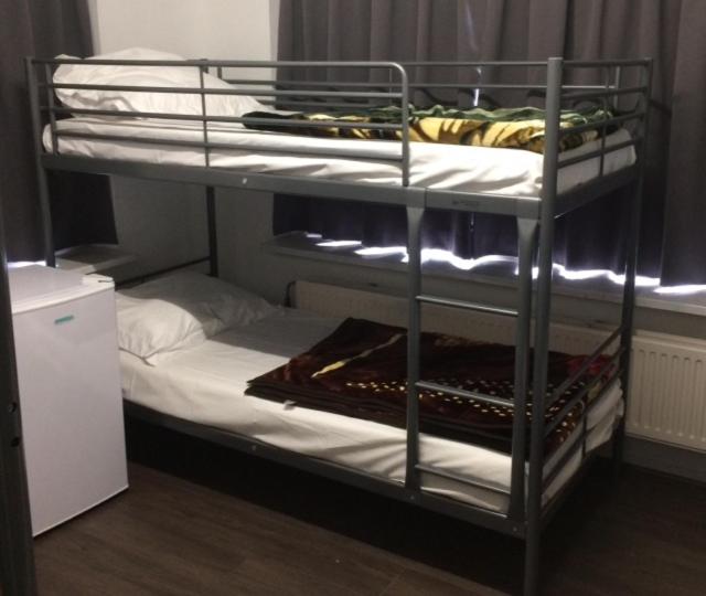 Standard Double Room with Shared Bathroom image 3