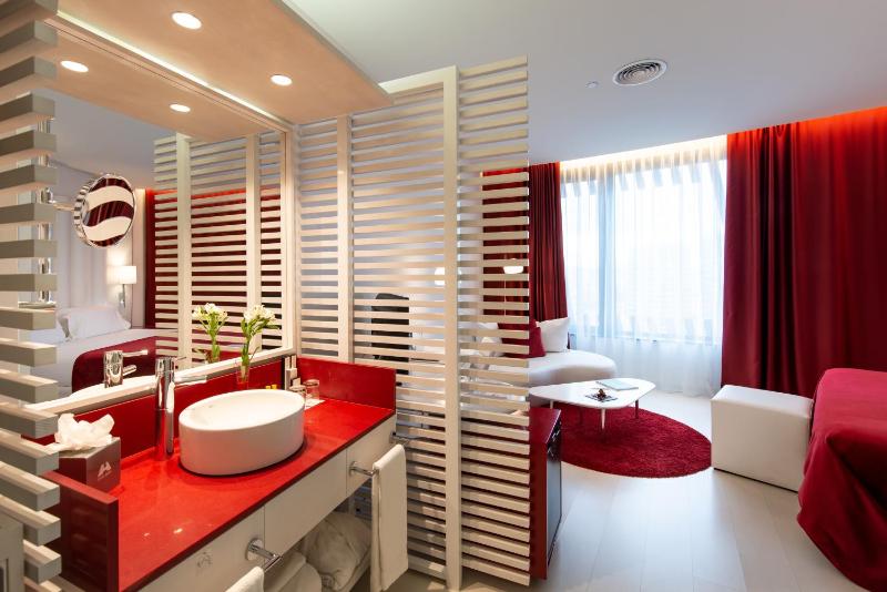 Superior Double or Twin Room image 3