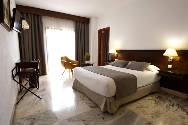 Deluxe Double Room with Double Bed ( free Parking ) image 1
