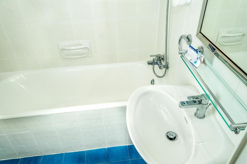 Studio Apartment (2 adults + 1 child) image 2