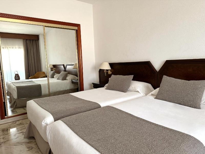 Hotel Turia Valencia - image 14