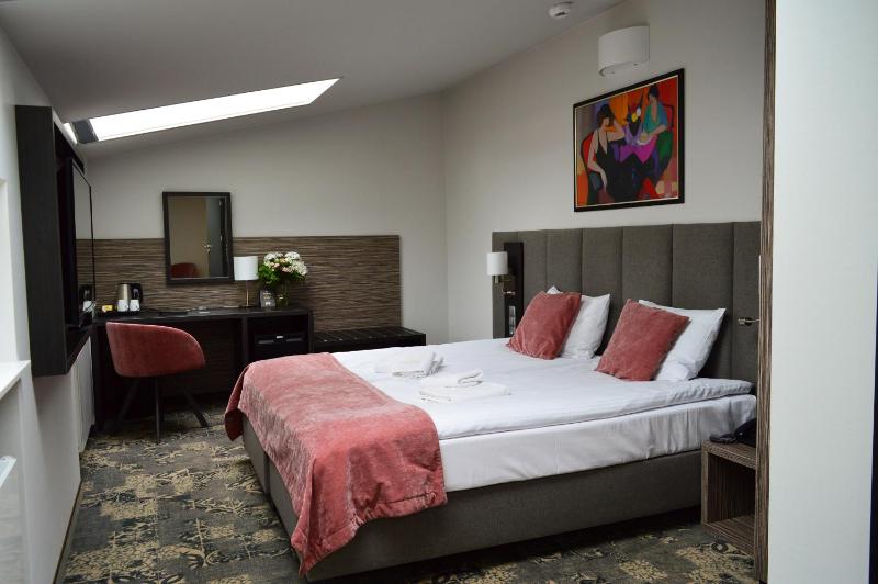 Superior Double/Twin Room image 2