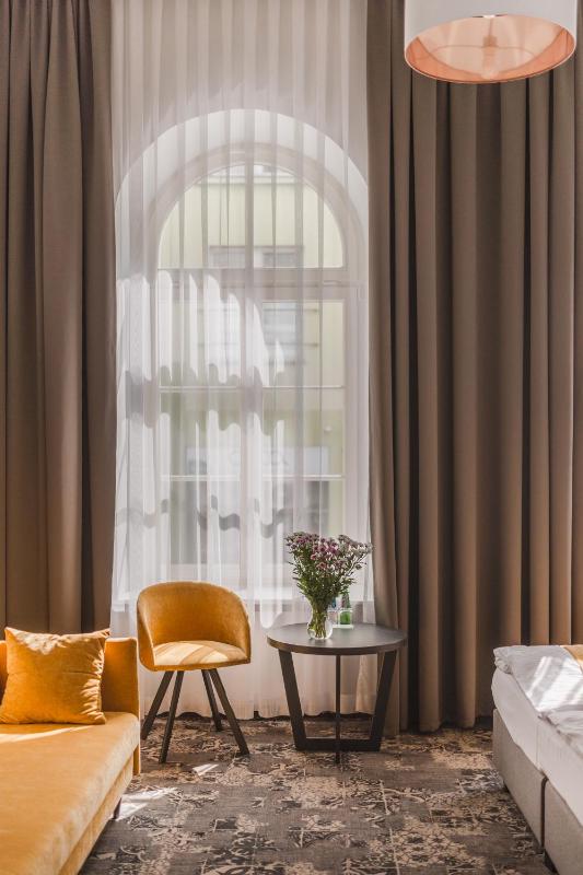 Superior Triple Room with Bath image 3